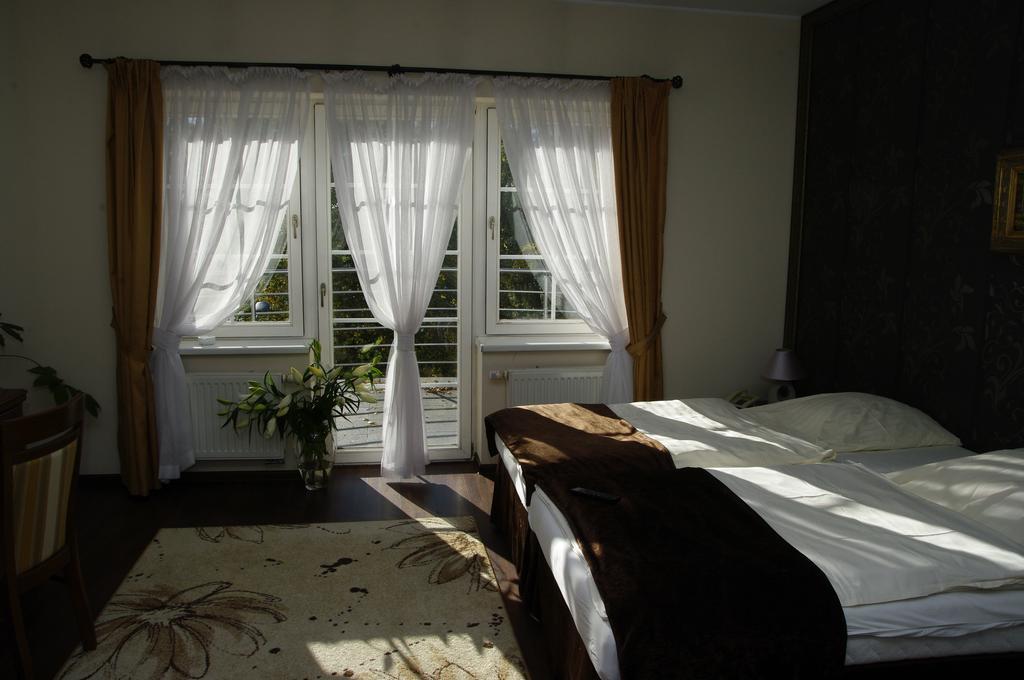 Pensjonat - Restauracja Zolty Domek Szczecinek Chambre photo