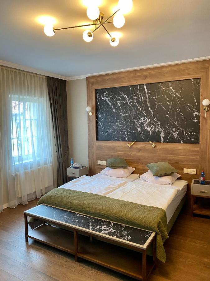 Pensjonat - Restauracja Zolty Domek Szczecinek Extérieur photo