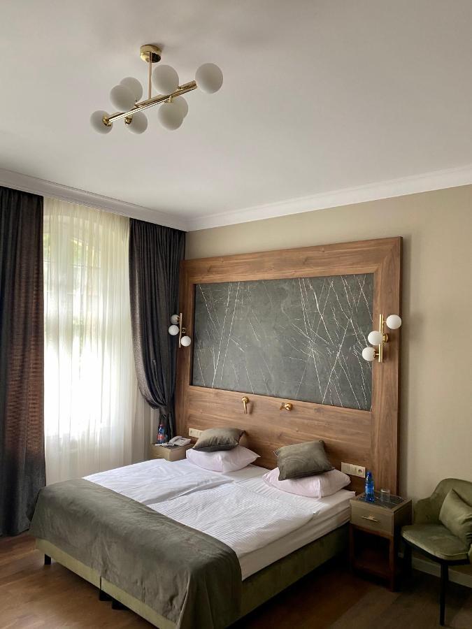 Pensjonat - Restauracja Zolty Domek Szczecinek Extérieur photo