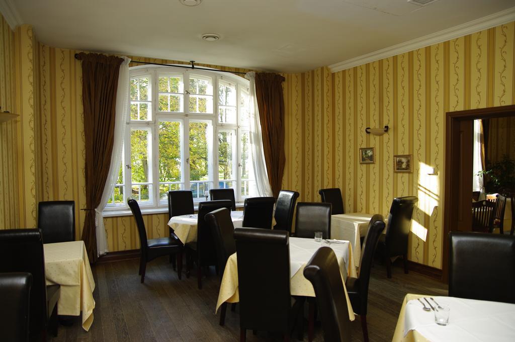 Pensjonat - Restauracja Zolty Domek Szczecinek Extérieur photo